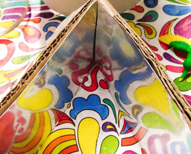 Simple Reflections Kaleidoscope Discovery Box